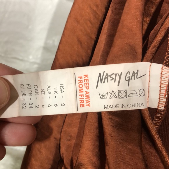 Nasty Gal collection backless cropped top - Picture 6 of 6